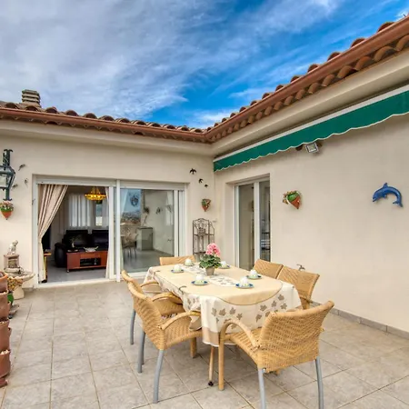 Nicole Holiday home